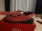 Wolky nubuck rood sandaal drie klittenband en hielband 43, Wolky, Zo goed als nieuw, Rood, Sandalen of Muiltjes