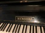 Piano Niendorf  gebruikt en nog fijn om te spelen. Zwart., Gebruikt, Piano, Ophalen of Verzenden, Hoogglans