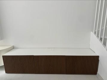 Ikea Besta wit met bruin gebeitst eiken fineer deuren