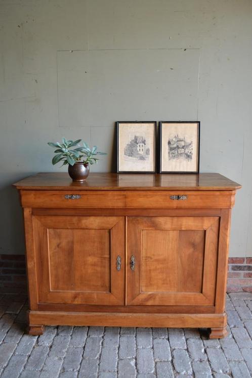 Prachtig antiek kersen houten Louis Philippe dressoir., Antiek en Kunst, Antiek | Meubels | Kasten, Verzenden