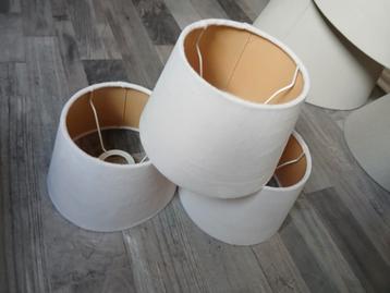 3 ivoor kleur Lampenkappen beschikbaar voor biedingen