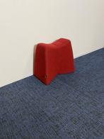 3 x Naughtone Pinch Poef, bordeaux rode stoffering, design, Ophalen, Hout, Minder dan 50 cm, Gebruikt