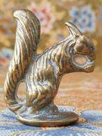 Mooi antiek beeldje uit Engeland van een eekhoorn uit 1900., Antiek en Kunst, Antiek | Koper en Brons, Ophalen of Verzenden, Koper