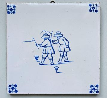 Delfts blauwe tegeltjes met Hollandse taferelen beschikbaar voor biedingen