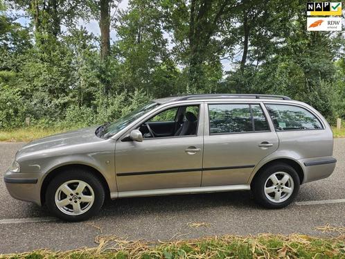 Skoda Octavia Combi 1.6 Démarrage, Auto's, Skoda, Bedrijf, Te koop, Octavia, ABS, Airbags, Airconditioning, Centrale vergrendeling