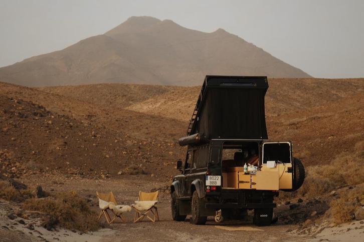 Camper Land Rover Defender Camper 4x4 met Pop-up Roof, Auto's, Land Rover, Particulier, 4x4, Lederen bekleding, USB, Defender