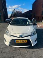 Toyota Yaris 1.5 Full Hybrid CVT 5DR 2012 Wit, Auto's, 74 pk, Zwart, 4 cilinders, Wit