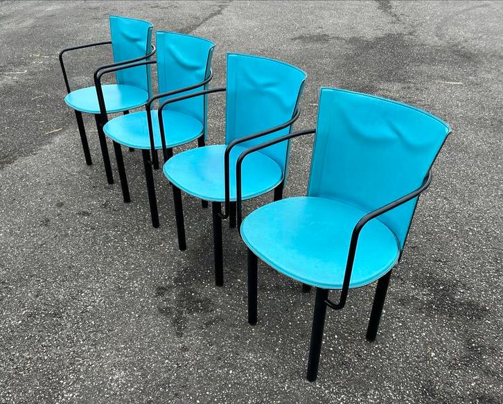 Postmoderne Enrico Pellizzoni stoelen, jaren '80, Huis en Inrichting, Stoelen, Gebruikt, Vier, Leer, Metaal, Blauw, Ophalen