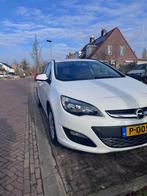 Opel Astra 1.6 Ecotec 115pk 2014 Wit, Euro 5, Zwart, 4 cilinders, 700 kg