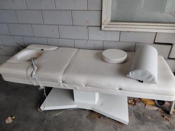 Elektrische massagetafel  beschikbaar voor biedingen