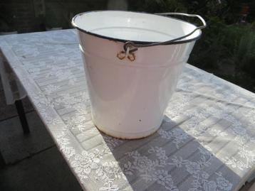 emaille emmer/Emaille antieke emmer/tuin/vintage/brocante beschikbaar voor biedingen