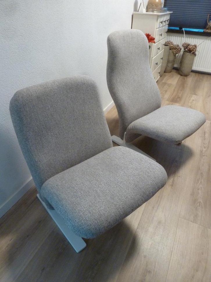 twee maal Artifort F784  ( kwekkie ), Huis en Inrichting, Fauteuils, Zo goed als nieuw, Metaal, Stof, 75 tot 100 cm, 75 tot 100 cm