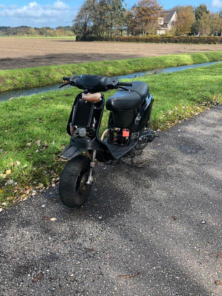 Typhoon 180 lc duits (uniek), Fietsen en Brommers, Scooters | Piaggio, Zo goed als nieuw, Overige modellen, Tweetakt, Ophalen