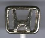 HONDA zilverkleurig auto speldje ( B_154 ), Ophalen of Verzenden, Zo goed als nieuw, Transport, Speldje of Pin