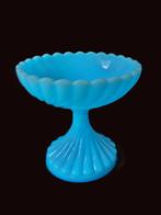 Blauwe opaline schaal op voet, Antiek en Kunst, Ophalen of Verzenden