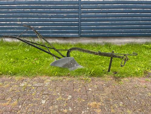Antieke Paardenploeg met Gegalvaniseerd Blad, Tuin en Terras, Overige Tuin en Terras, Gebruikt, Ophalen