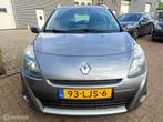 Renault Clio Estate 1.2 TCE Collection Airco LM15 Trekh Navi, Auto's, Renault, 47 €/maand, Origineel Nederlands, Te koop, Zilver of Grijs