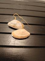 Schelpen oorbel, Sieraden, Tassen en Uiterlijk, Oorbellen, Ophalen of Verzenden, Nieuw, Overige materialen