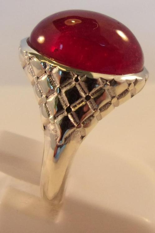 Nieuwe massief witgouden ring met donkerrode Robijn, Sieraden, Tassen en Uiterlijk, Ringen, Nieuw, Dame, 17 tot 18, Rood, Goud
