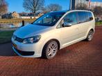 Volkswagen Touran 1.2 TSI 77KW BMT 7P 2010 Grijs, Auto's, Voorwielaandrijving, 4 cilinders, 7 stoelen, 75 €/maand