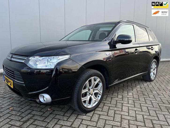 Mitsubishi Outlander 2.0 PHEV instyle, Auto's, Mitsubishi, Bedrijf, Te koop, Outlander, 360° camera, 4x4, ABS, Achteruitrijcamera