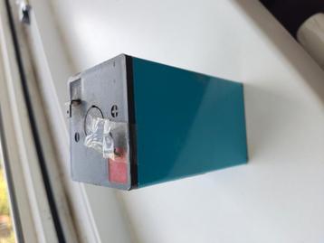 Gezocht Gratis auto batterij voor in de schur beschikbaar voor biedingen