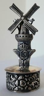 Verzilverde Flessensdop met het oude logo van KLM, Ophalen of Verzenden, Gebruikt, Overige typen