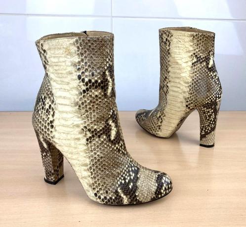 Zara leer slangprint bruine laarsjes met hoge hakken maat 38, Kleding | Dames, Schoenen, Gedragen, Lage of Enkellaarzen, Bruin