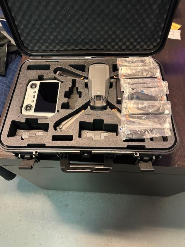 Nieuwe DJI Mavic 3 pro fly more combo, Audio, Tv en Foto, Drones, Nieuw, Drone met camera, Ophalen of Verzenden