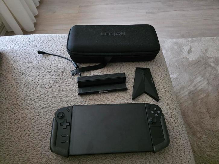 Legion Go 512gb inclusief accessoires en garantie, Computers en Software, Overige Computers en Software, Zo goed als nieuw, Ophalen of Verzenden