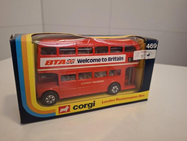 Corgi Toys Routemaster Welcome to Britain met doos (Nr. 469), Hobby en Vrije tijd, Modelauto's | 1:50, Zo goed als nieuw, Bus of Vrachtwagen