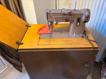 Vintage Singer 328K  Naaimachine met Kast beschikbaar voor biedingen