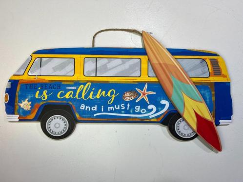 Retro Bus bord met surfplank the beach is calling ! surf bus, Huis en Inrichting, Woonaccessoires | Wanddecoraties, Nieuw, Verzenden