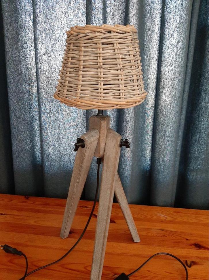 3 Schemerlampen met rieten kap - €7,50 per stuk, Huis en Inrichting, Lampen | Tafellampen, Gebruikt, Hout, Stof, Ophalen of Verzenden