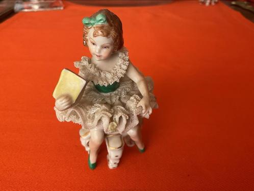 Antiek porselein beeldje meisje dresden? Meissen? Kroontje, Antiek en Kunst, Antiek | Porselein, Ophalen of Verzenden