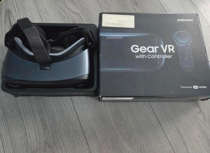 Samsung Gear VR met Controller - Zo goed als nieuw!, Spelcomputers en Games, Virtual Reality, Zo goed als nieuw, Telefoon, VR-bril