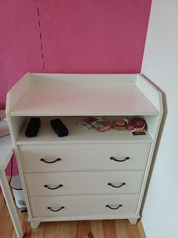 Witte commode met 3 lades – 1027845 cm - werkt goed beschikbaar voor biedingen