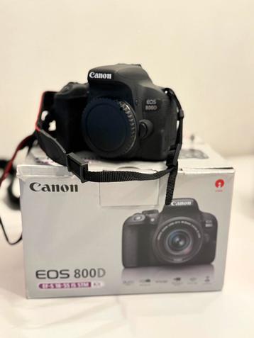 Canon EOS 800D + EF-S 18-55mm IS STM + EF 50mm f/1.8 S beschikbaar voor biedingen