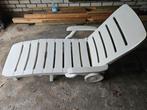 Ligbed / ligstoel wit - izgst, Tuin en Terras, Ligbedden, Ophalen, Zo goed als nieuw, Kunststof, Verstelbaar