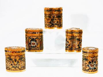 Snuifdoosjes snuff boxes in cloisonne. beschikbaar voor biedingen
