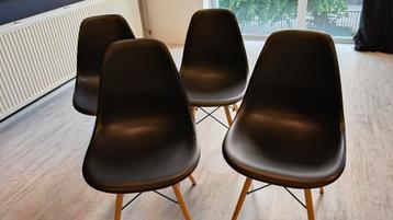 4 zwarte stoelen houten poten, eetkamerstoelen 