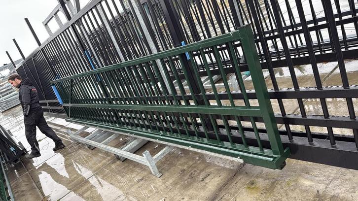 Schuifpoort als nieuw! Groen 3,5 meter doorgang!, Tuin en Terras, Tuinhekken en Hekwerk, Zo goed als nieuw, IJzer, Ophalen