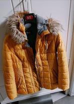 Mooie okergele dames winterjas maat 38-40 zo goed als nieuw, Maat 38/40 (M), So Soire, Geel, Ophalen of Verzenden