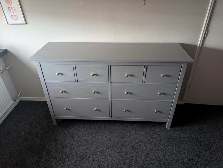 Grijze commode met lades ikea, Huis en Inrichting, Kasten | Dressoirs, Zo goed als nieuw, 100 tot 150 cm, 25 tot 50 cm, Met lade(s)