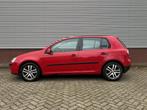 Volkswagen Golf 1.6 FSI Trendline|Airco|Trekhaak|Bluetooth|L, Auto's, Voorwielaandrijving, Gebruikt, Zwart, 4 cilinders