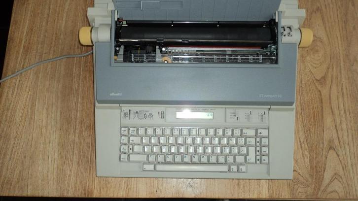 Elektronische typemachine, Olivetti ET Compact 66, Diversen, Typemachines, Zo goed als nieuw, Ophalen of Verzenden