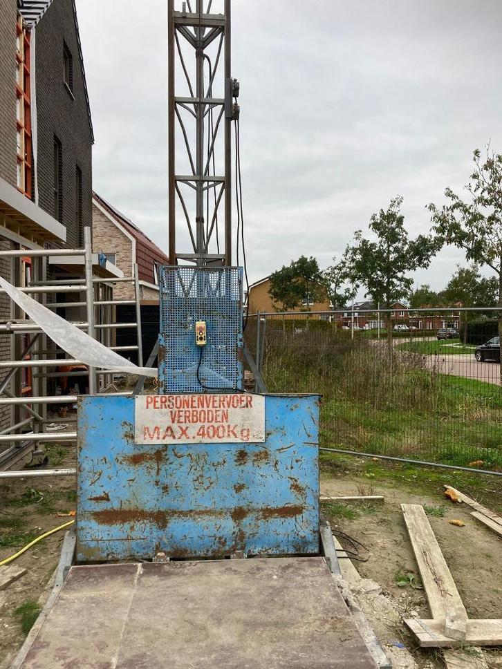 Complete bouwlift, Doe-het-zelf en Verbouw, Steigers, Gebruikt, Gevelsteiger, 5 meter of hoger, Ophalen