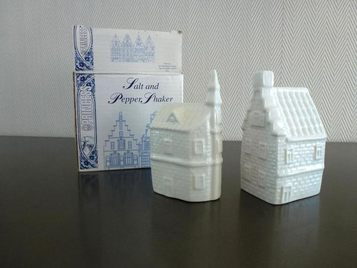 Grachtenpanden Zout en peperstel witte huisjes, Nieuw !!, Huis en Inrichting, Keuken | Servies, Nieuw, Overige typen, Effen, Porselein