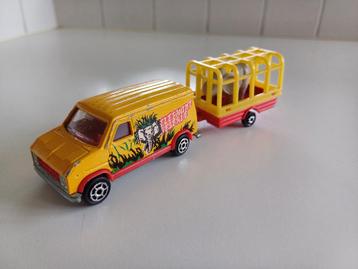 Majorette busje met aanhanger en olifant beschikbaar voor biedingen