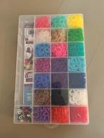 Bak met Loom bandjes – compleet en netjes gesorteerd, Ophalen of Verzenden, Zo goed als nieuw, Materiaal